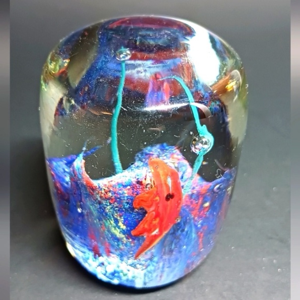 Paperweight Red Fish 275inch